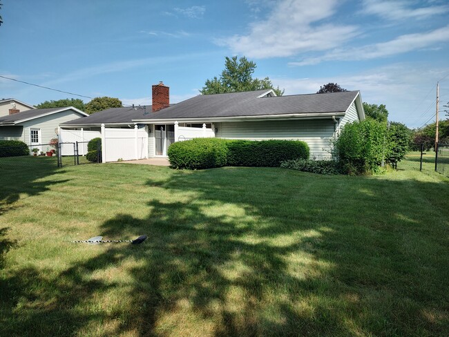 Private Fenced backyard - 247 Otterbein Dr Unit 247