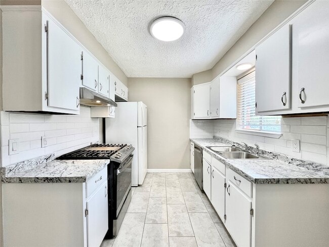 Photo - 2620 Denison St