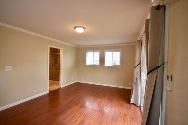 Photo - Large Kailua Studio - Utilities Included.  $2300/mo