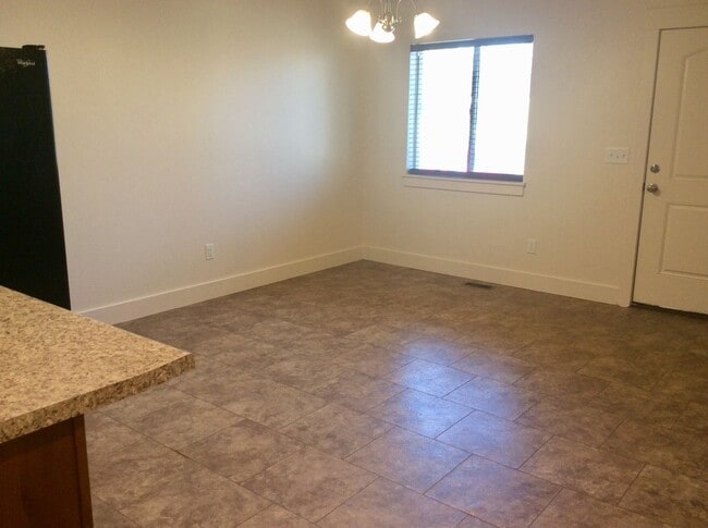 Photo - Lovely Townhouse for Rent!!