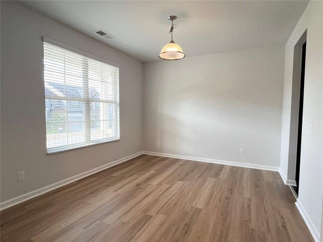 Photo - 370 Broadmoor Dr
