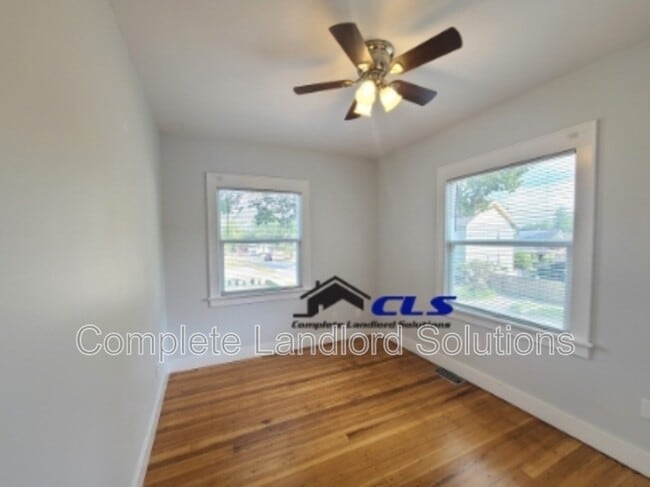 Photo - 646 Farrington St