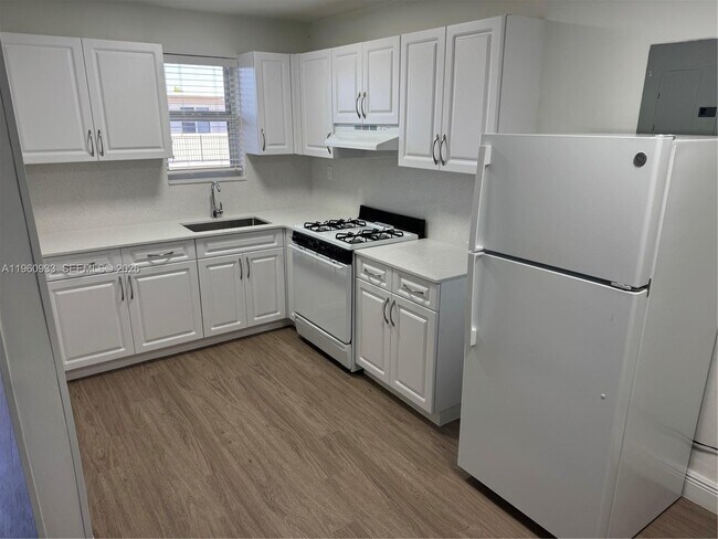 Photo - 6705 SW 44th St Unidad 58