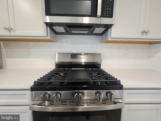 Photo - 377 Waterside Sq