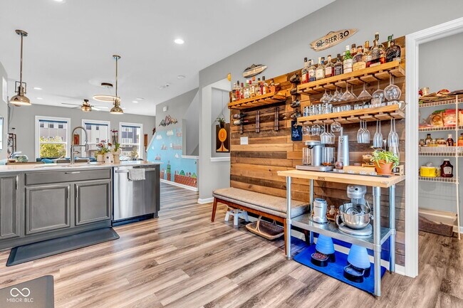 Photo - 315 Steeples Blvd