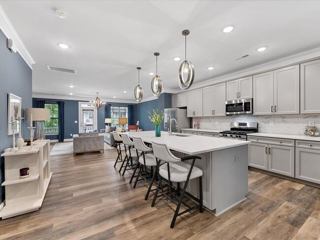 Photo - 2314 Creekmere Ln