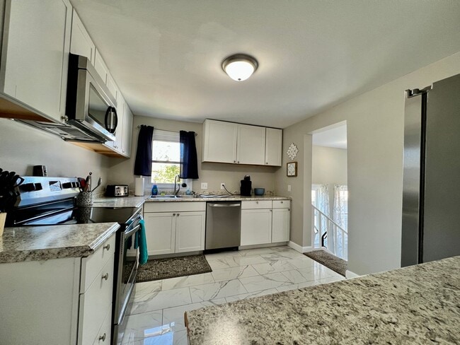 Photo - Beautiful 4 BDR Home - Near I-75