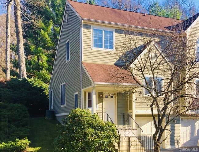 Photo - 301 Kensington Way