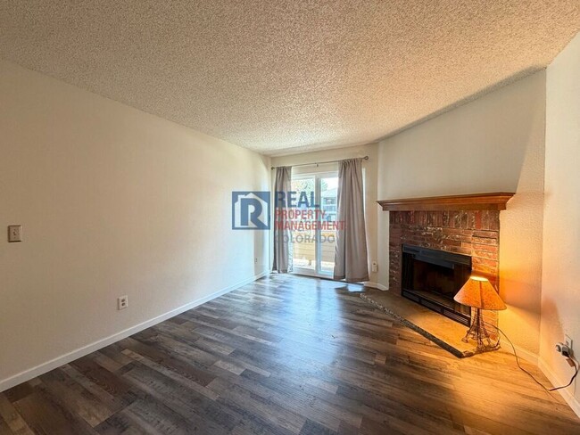 Photo - 1075 S Elkhart Way