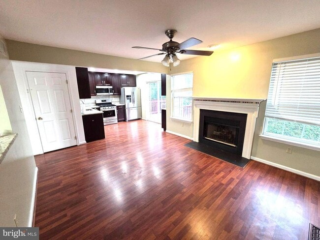 1146 Oxford Cir