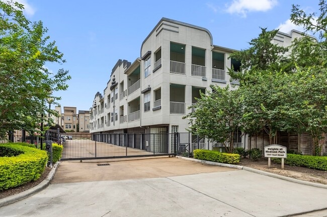 Photo - 1441 East St Unit 207
