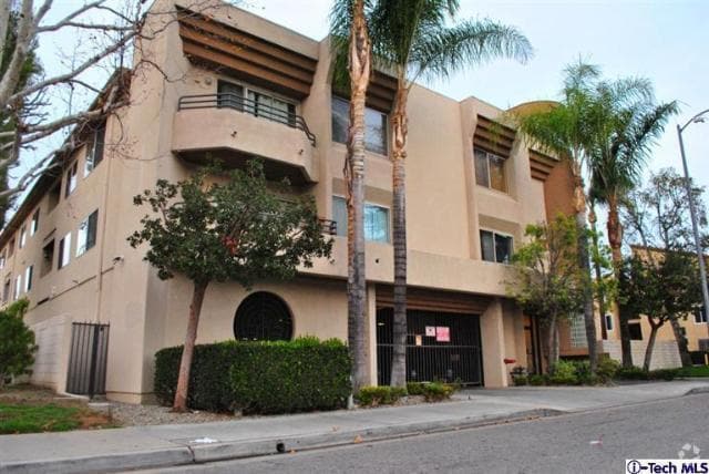 Building Photo - 15455 Sherman Way Unit 7 Rental