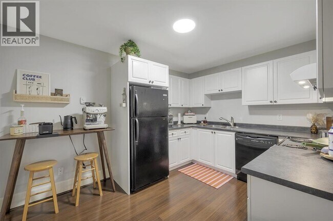 518 16th St E Unit Suite