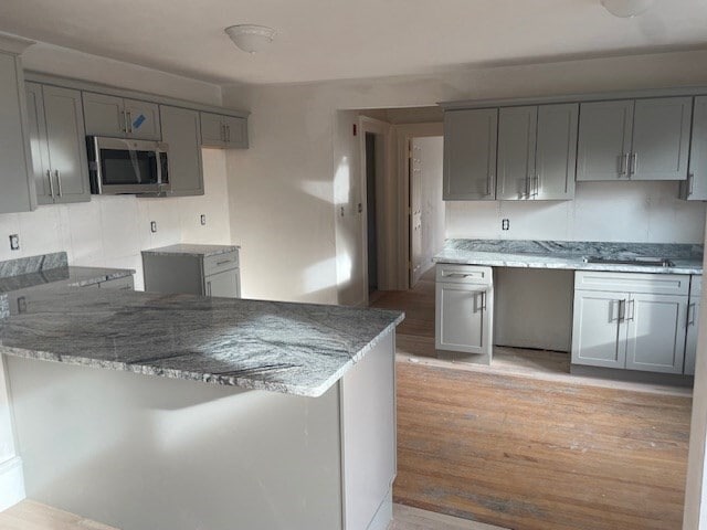 Building Photo - 154 Lovell St Unit 1L