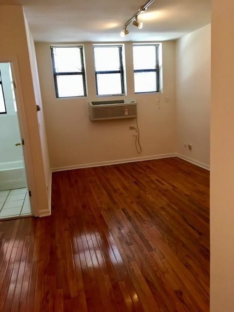 917 W Dakin St Unit 103