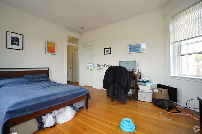 Building Photo - 42 Strathmore Rd Rental