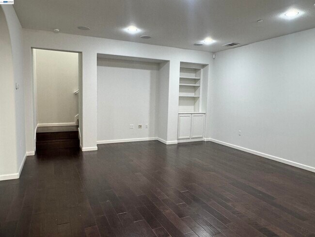 6042 W Branch Rd