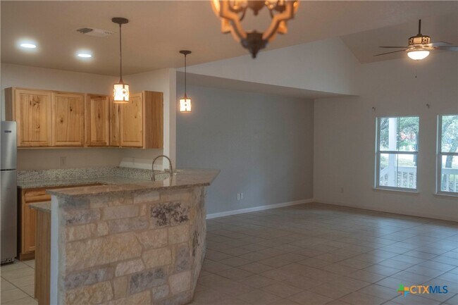 Photo - 1015 Twin Deer Ln