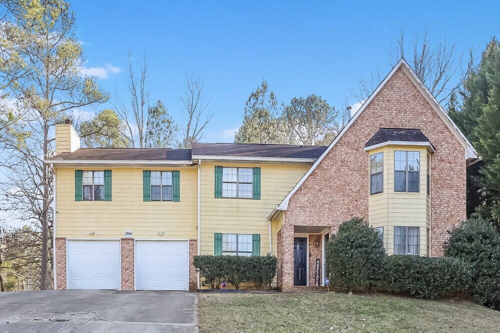 Photo - 1994 Banks Way