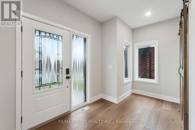 Photo - 210 S Pelham Rd