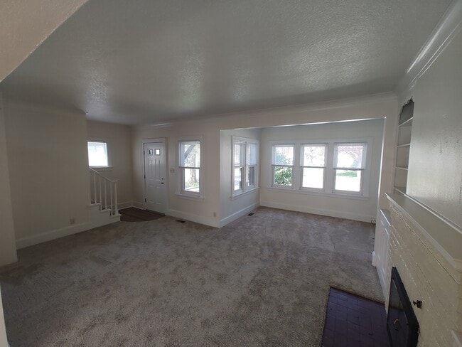 Building Photo - 712 4th St NW Rental