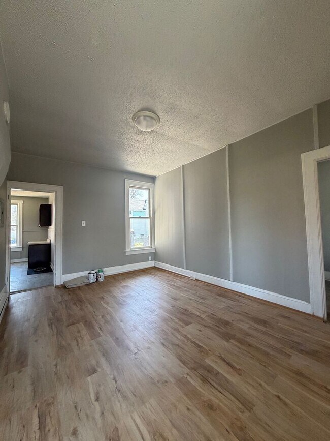 Photo - 907 Forest St Unit 1