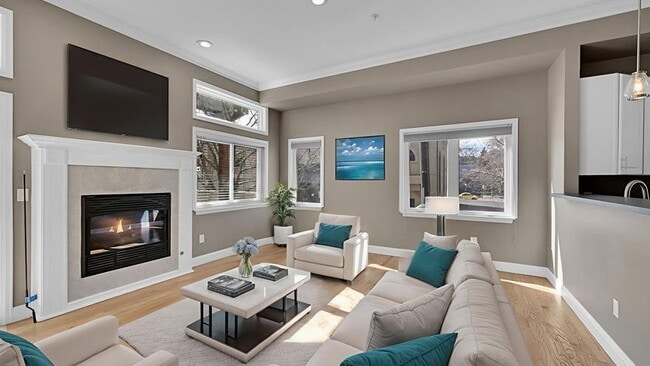 Building Photo - $2,895.00 - 2 Beds, 2.5 Baths, Apartment i... Unit F