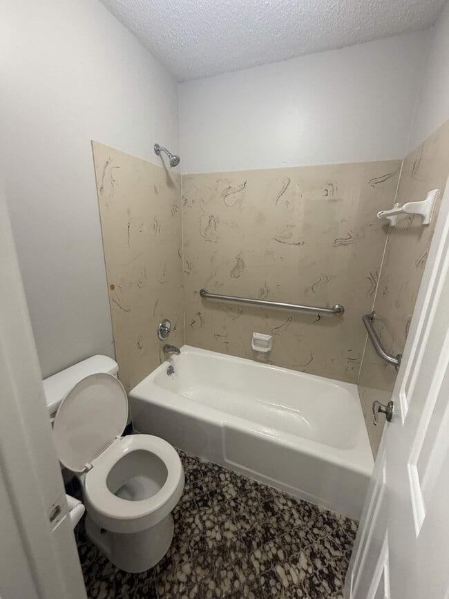 2175 Burlingate Dr