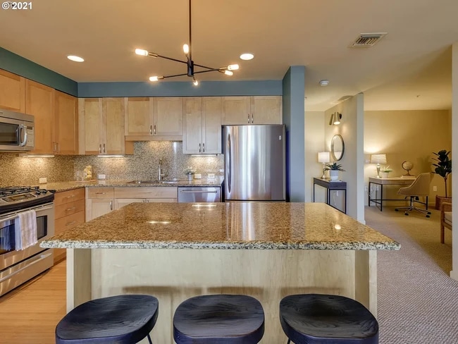 Photo - 1620 NE Broadway St Unit 530