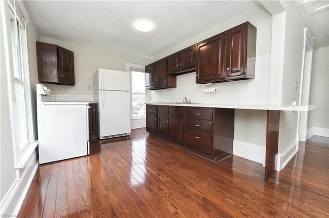 Photo - 554 Creedmore Ave Unit Second Floor