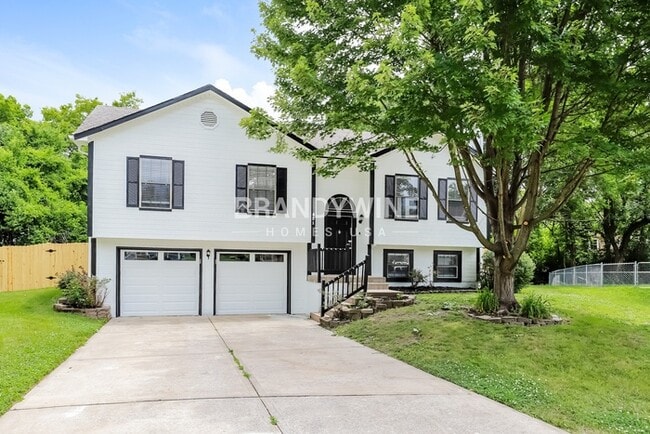 Photo - 521 SE Onyx Dr