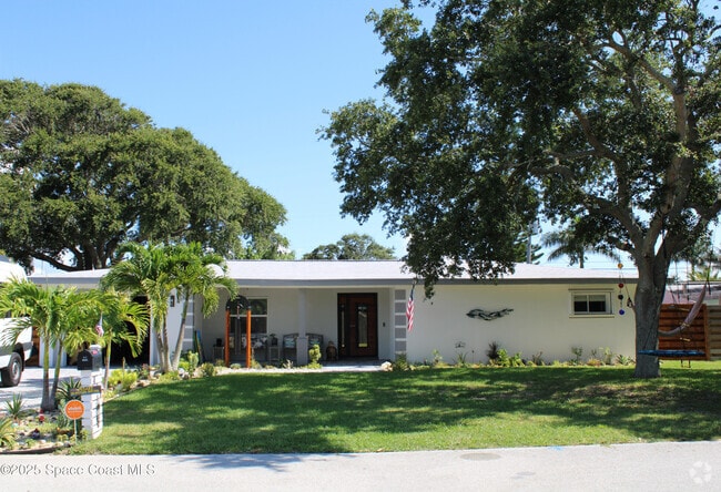 Building Photo - 415 N Shore Dr Rental