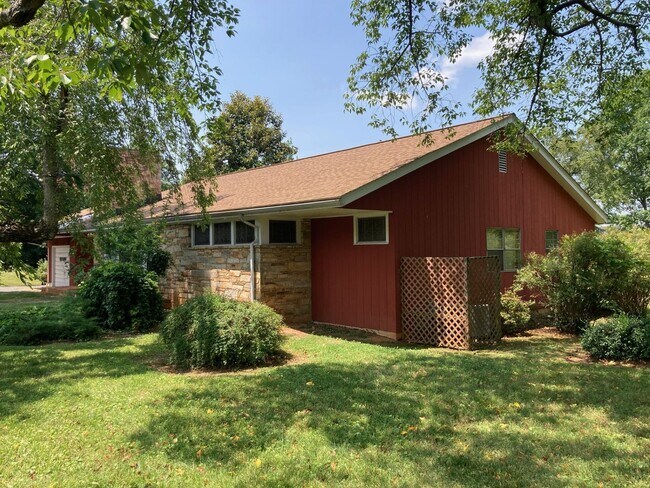 Photo - 4 BR/3 BA Home with Large Yard - Accepting Applications Through 4/24