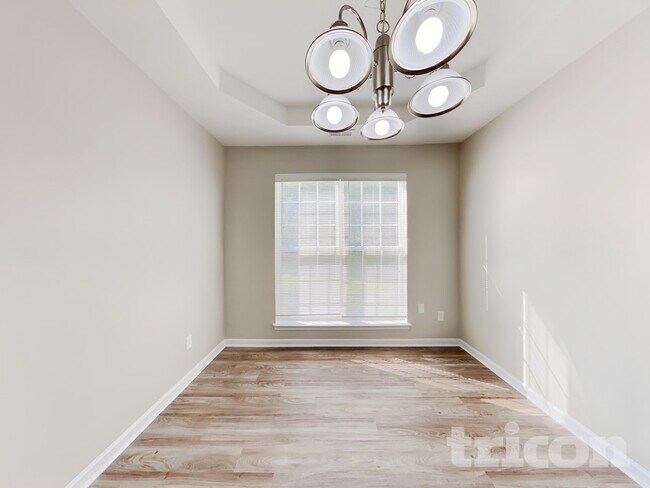 Photo - 544 Stillgreen Ln