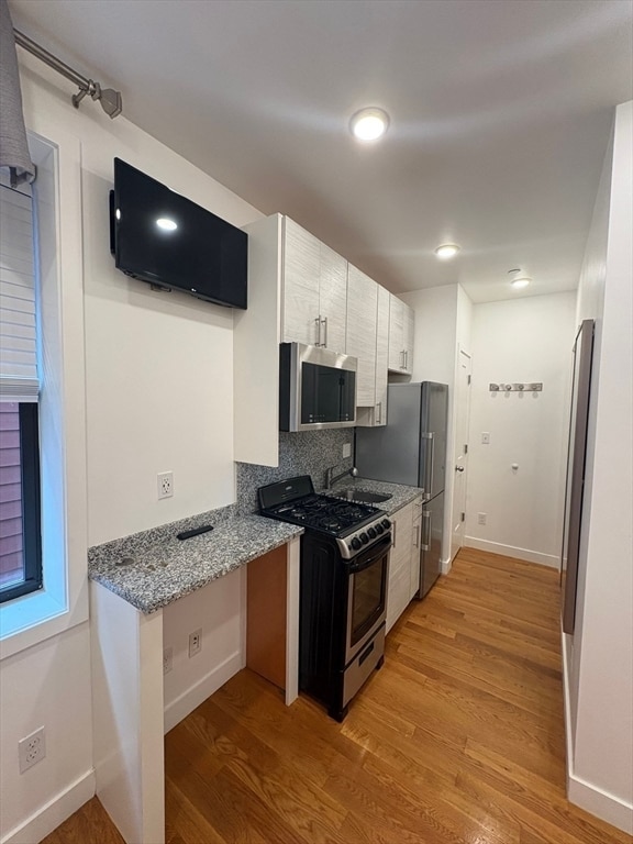 Building Photo - 16 5th St Unit 7
