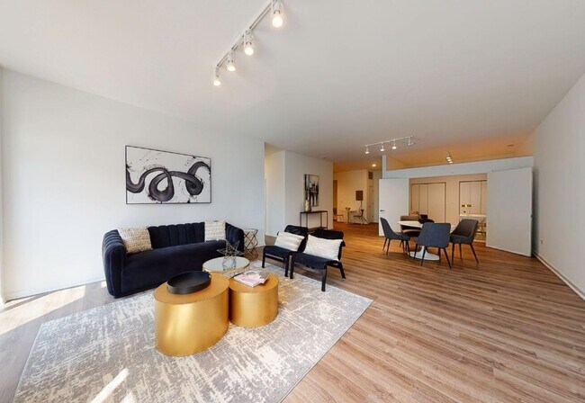 Photo - 2550 S Wabash Ave Unit #303