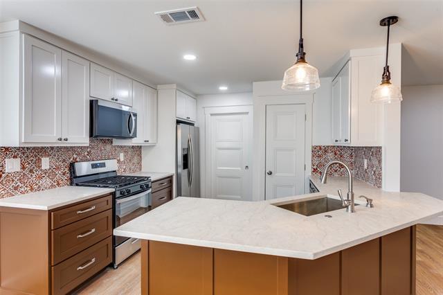 Photo - 3233 Sandage Ave