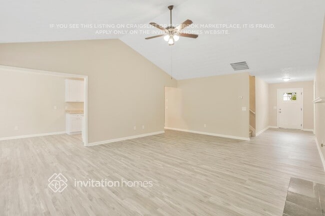 Photo - 10 Kentshire Pl NW