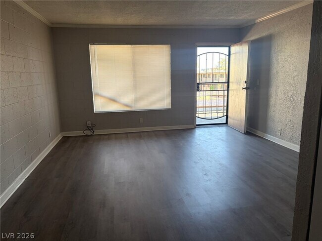 Photo - 555 S Royal Crest Cir Unit 9