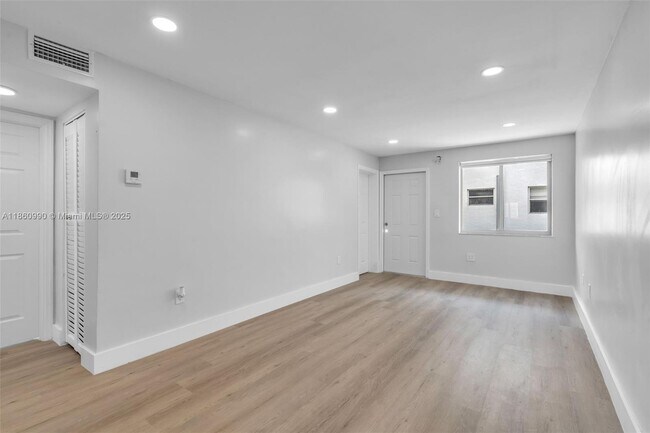 Photo - 560 NE 63rd St Unit 3