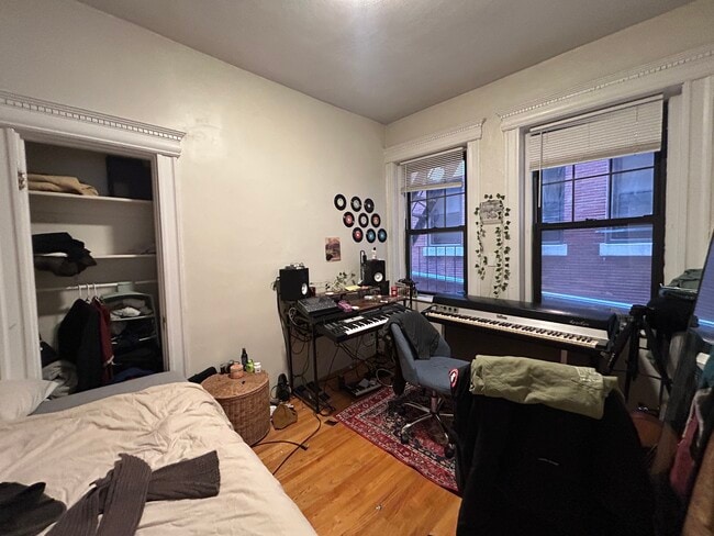 Photo - 132 Hemenway St