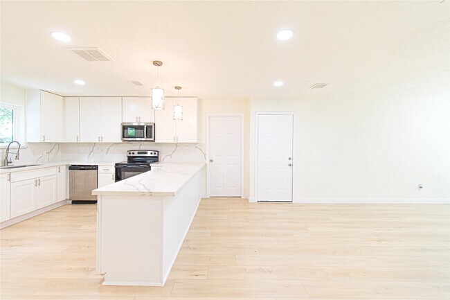 Photo - 13619 Elm Ct