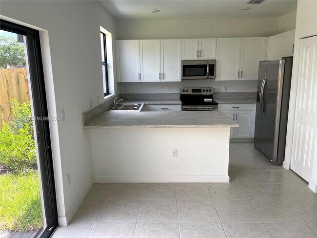 Photo - 20679 NE 7th Pl