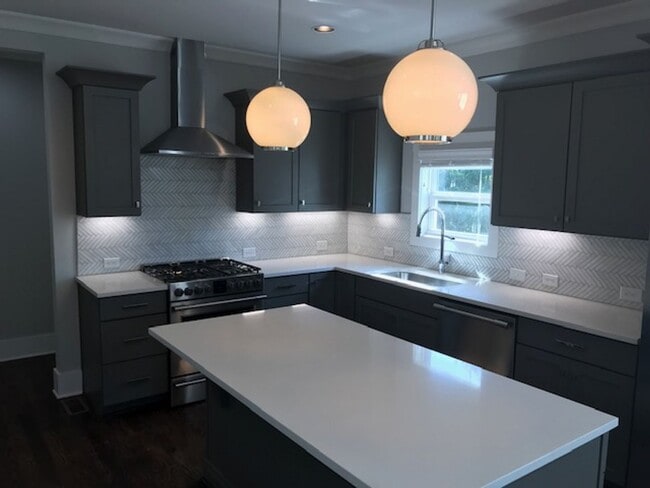 Photo - 1104A W Grove Ave