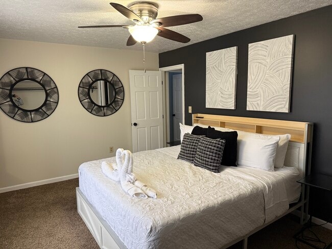 Photo - 4440 Renwood Dr