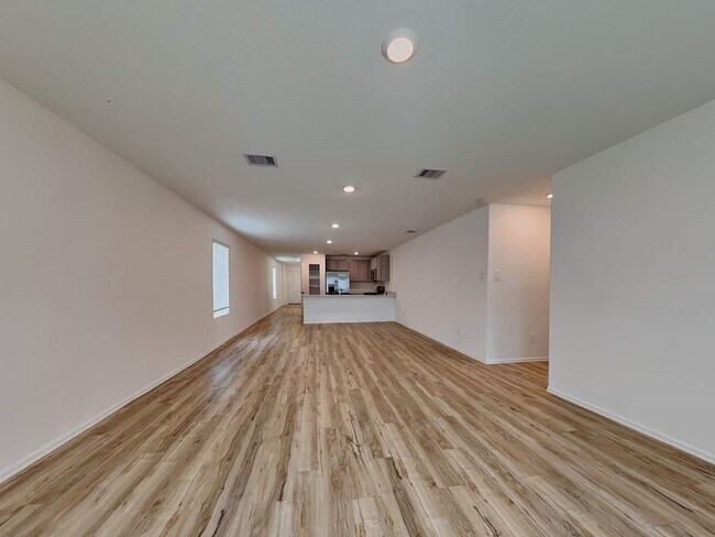 Photo - 18714 Mercer Fls Dr