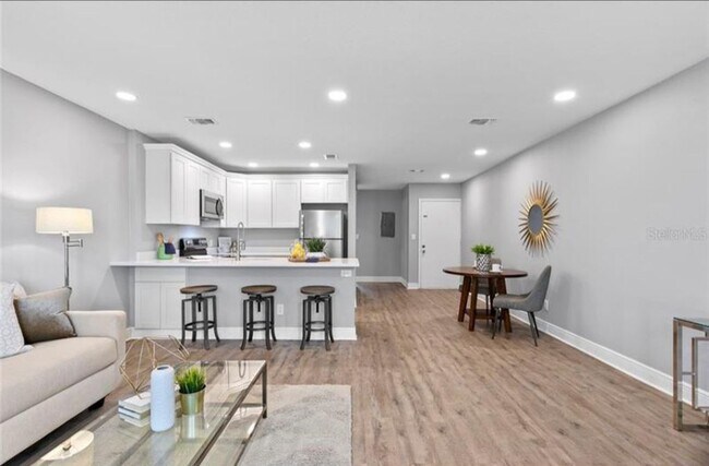 Photo - 633 N Keene Rd Unidad B