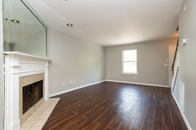 Photo - 2827 Dayton Blvd Unidad 2
