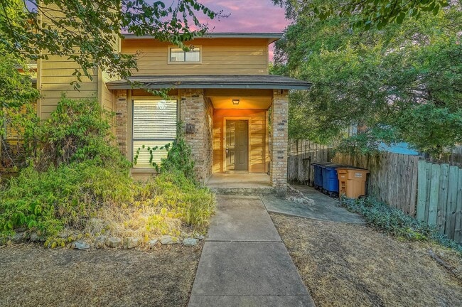 Photo - 3201 Twinberry Cove Unidad #B