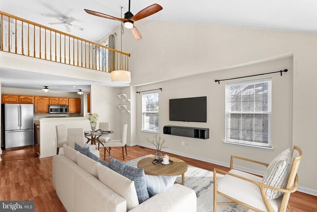 Photo - 43374 Greyswallow Terrace